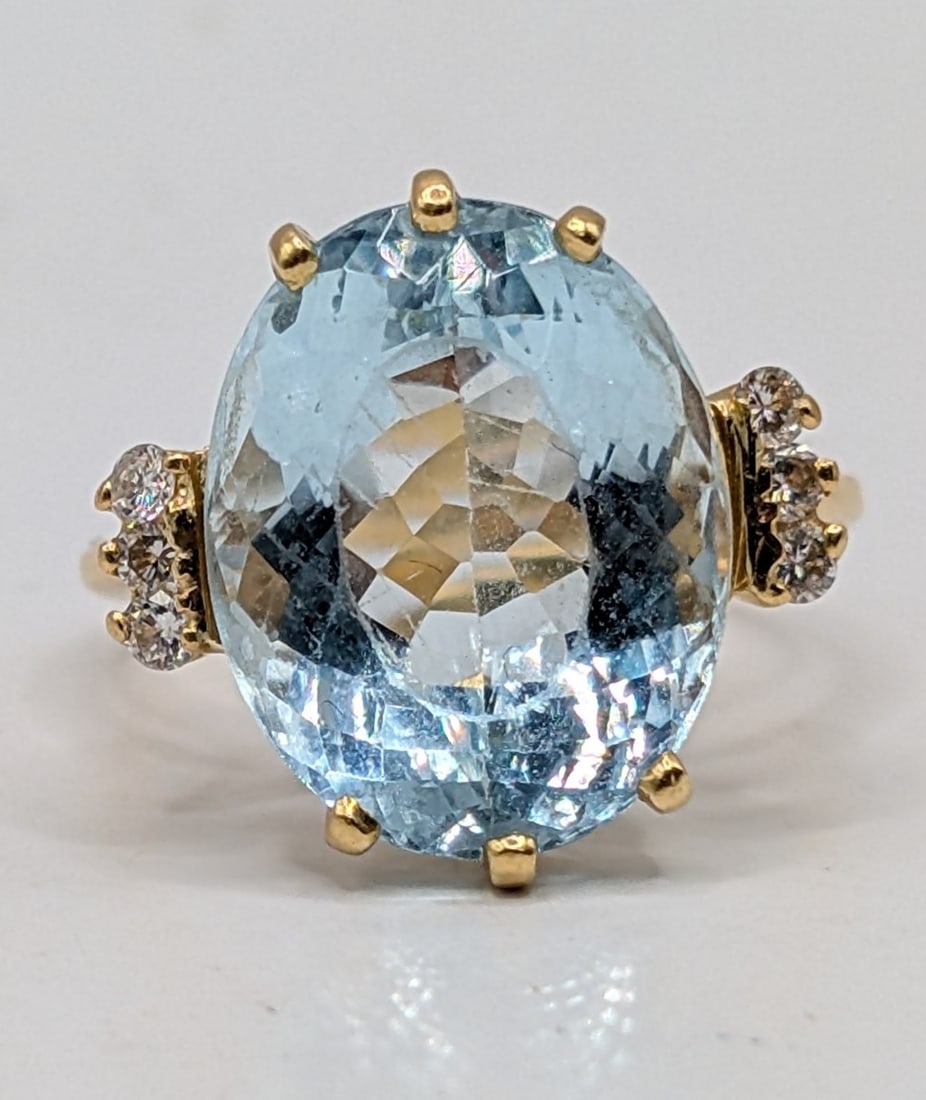 18K Gold Aquamarine & Diamond Ring (1 of 4)