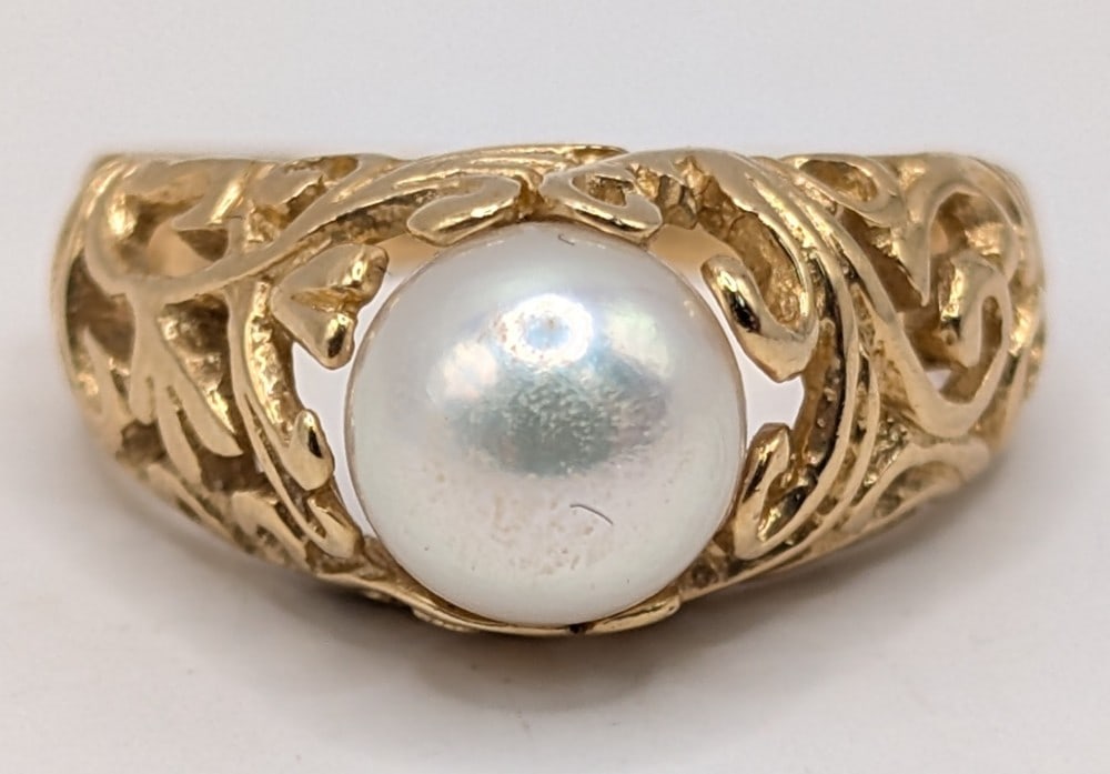14K Gold Filigree Pearl Dome Ring: 14K yellow gold filigree dome ring with pearl. Ring is size 4.5 and weighs 3.8 grams.