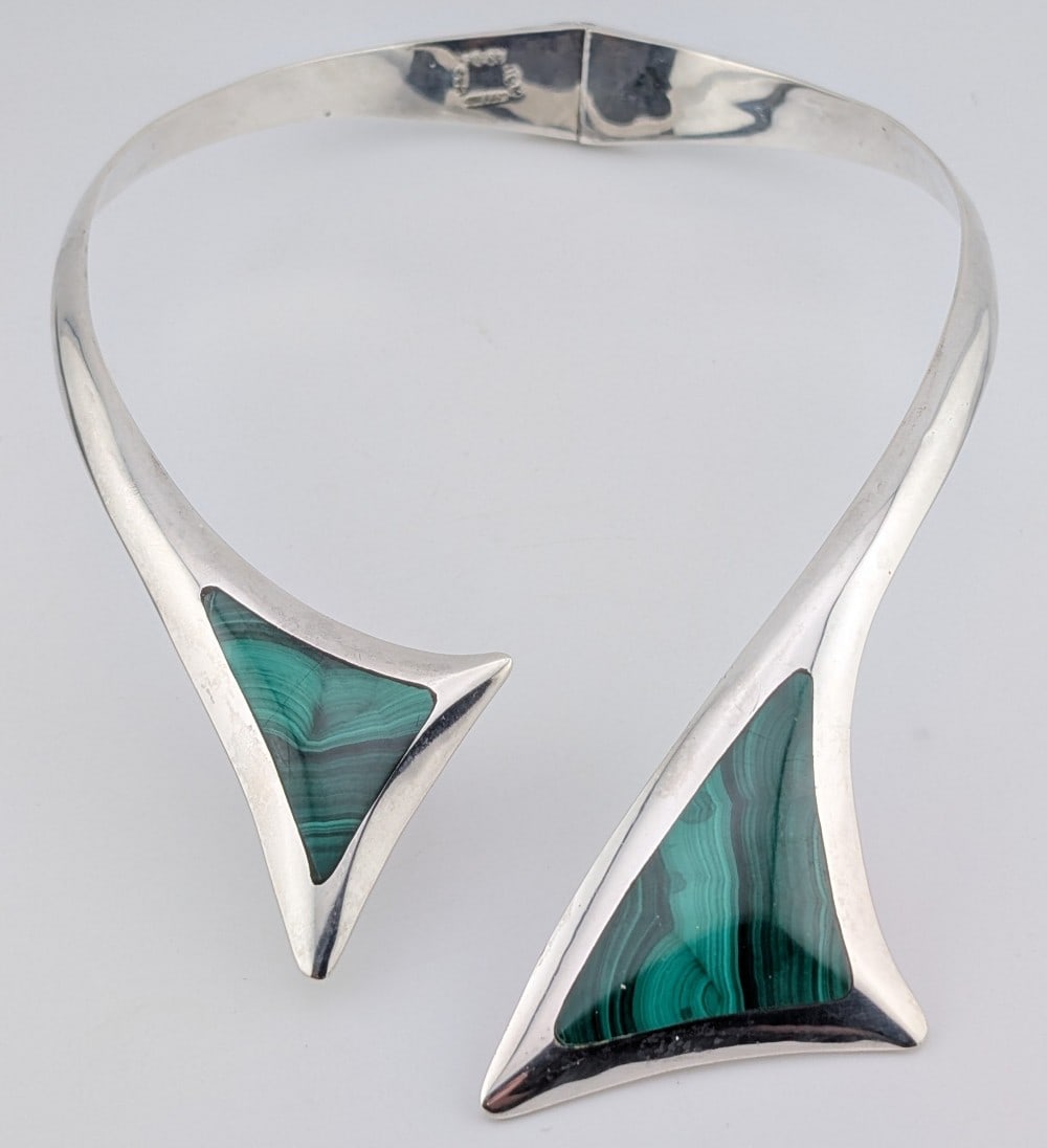 Vintage Sterling Taxco Modernist Inlaid Malachite Bypass Choker: Vintage Taxco Mexico modernist style sterling silver hinged bypass choker with Inlaid green Malachite. Choker weighs an incredible 123 grams.