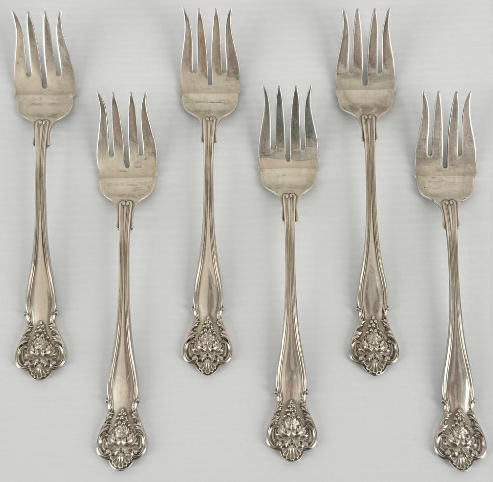 6 Piece Durgin Sterling Silver "New Vintage" 5-1/4" Forks (1 of 6)