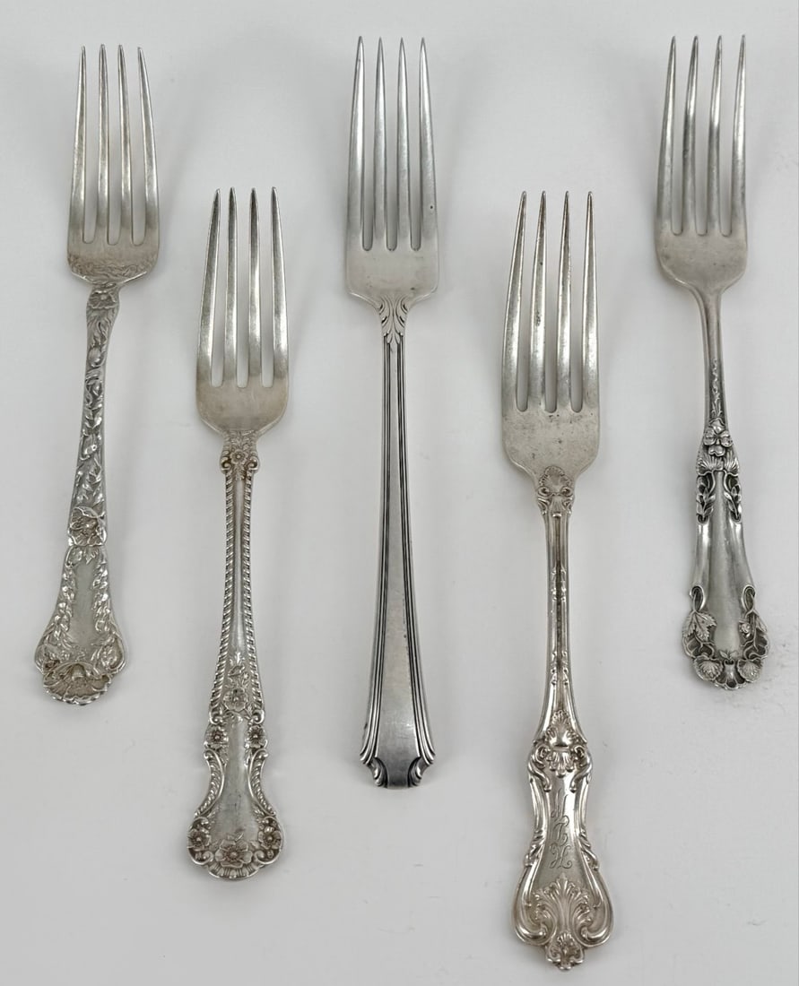 Lot Of Five Mixed Pattern Sterling Silver Dinner Forks (1 of 10)