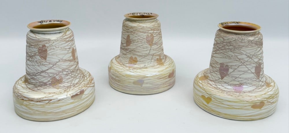 Set Of Three Quezal and Art Glass Hearts & Vines Threaded Lamp Shades (1 of 6)