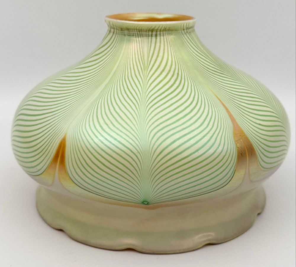 Quezal Art Glass Pearl & Gold Iridescent Lamp Shade With Green Pulled Feathers (1 of 4)