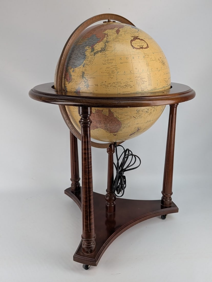 Vintage Reglogle Illuminated 16" Heirloom Floor Globe (1 of 6)