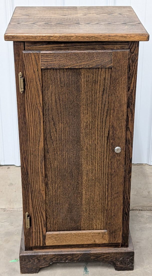 Solid Oak Slot Machine Floor Cabinet With Door (1 of 4)