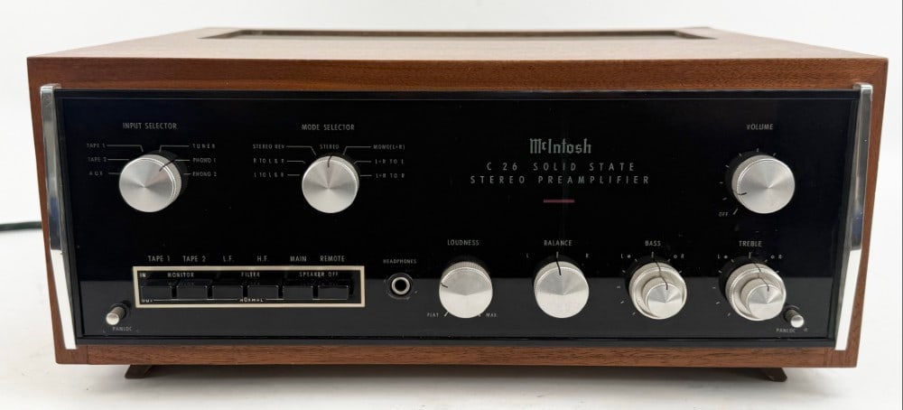 McIntosh C26 2-Channel Solid State Preamplifier (1 of 7)