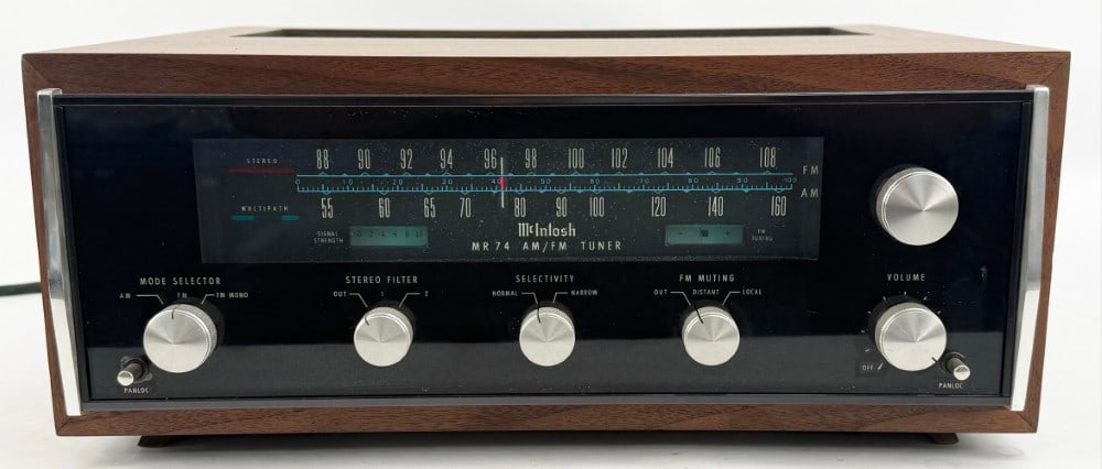 McIntosh MR 74 Solid State AM/FM Tuner (1 of 7)