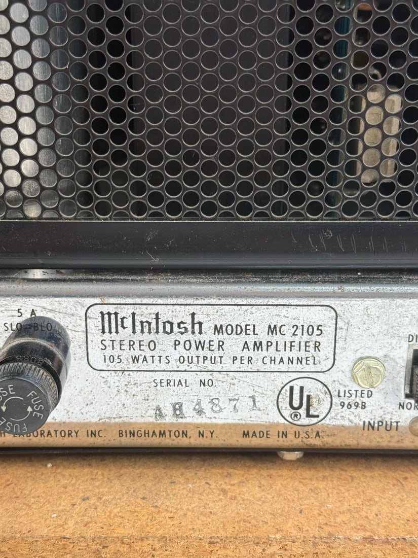 McIntosh MC 2105 Solid State Power Amplifier - 7