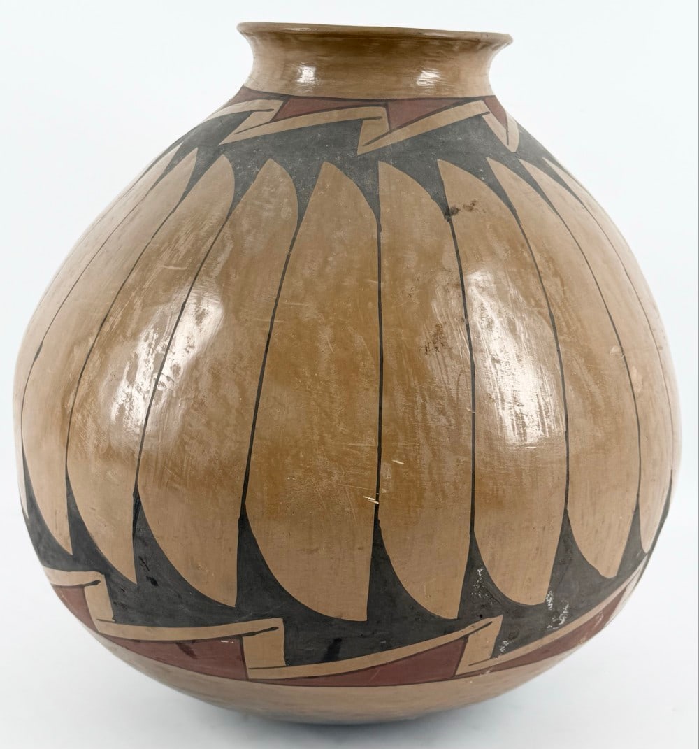 Large Vintage Mata Ortiz Pottery Vessel (1 of 4)