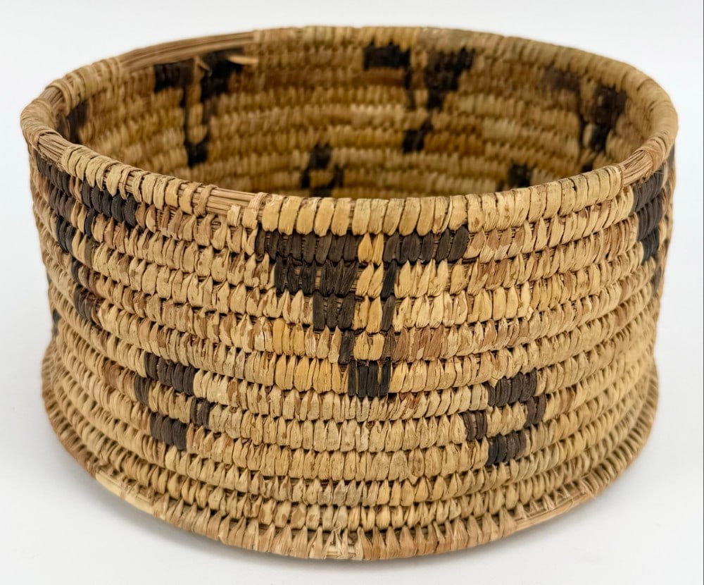 Vintage Native American Woven Circle Basket - 2