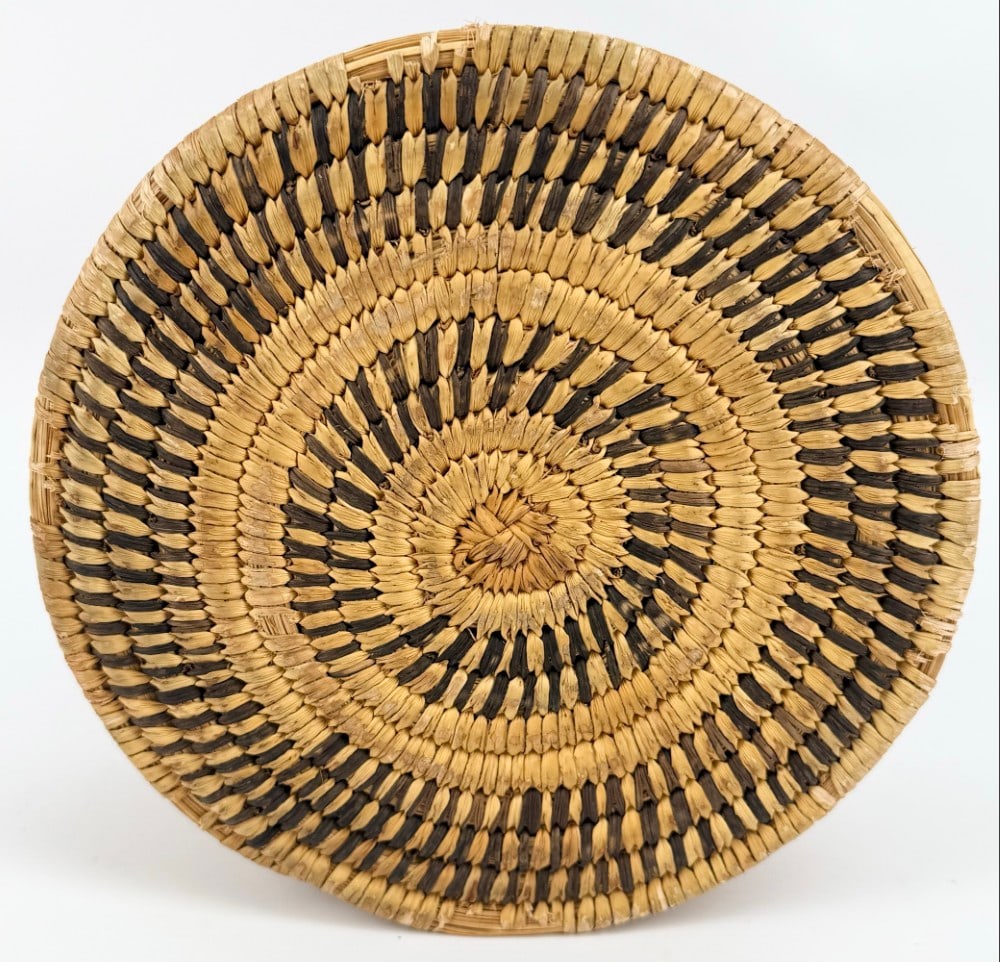 Vintage Native American Woven Circle Basket - 3