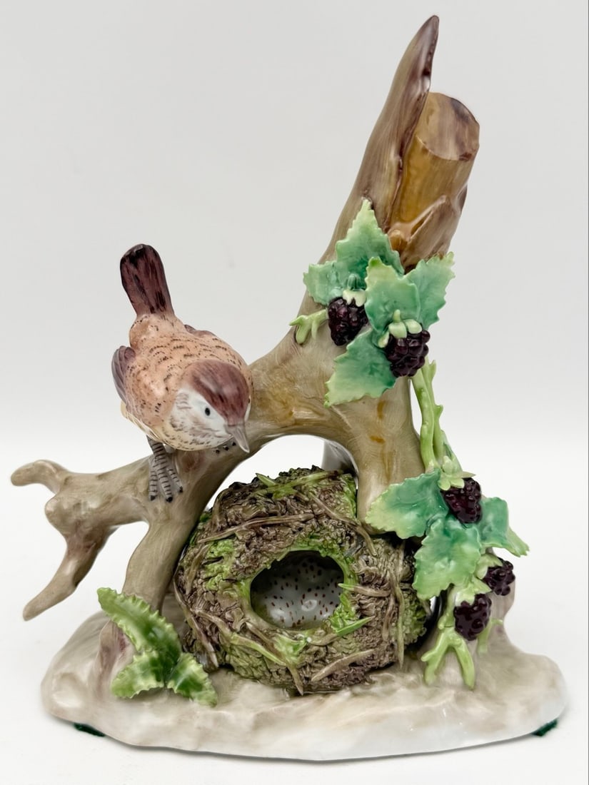 Vintage Sitzendorf Germany Bird & Nest Porcelain Figurine (1 of 8)