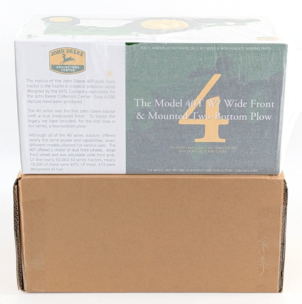 1/16 Ertl John Deere 40T Tractor w/ Mounted 2-Bottom Plow Collector's Center #4: 1/16 Ertl John Deere 40T wide front tractor and mounted 2-bottom plow Collector's Center #4. Good condition new in the box / never opened.