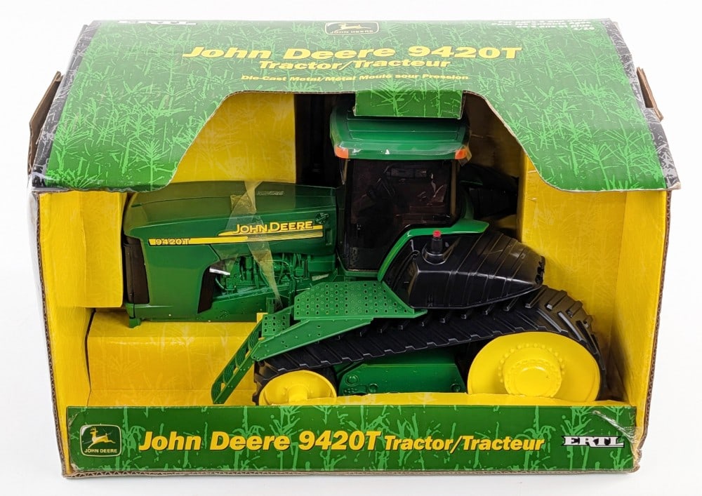 1/16 Ertl John Deere 9420T Track Tractor: 1/16 Ertl John Deere 9420T track tractor. Good condition new in the box. The box shows some light wear from handling / storage.