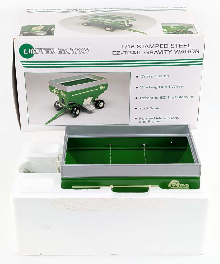 1/16 SpecCast EZ-Trail Gravity Wagon: 1/16 SpecCast EZ-Trail gravity wagon. The wagon is in good condition in the box.