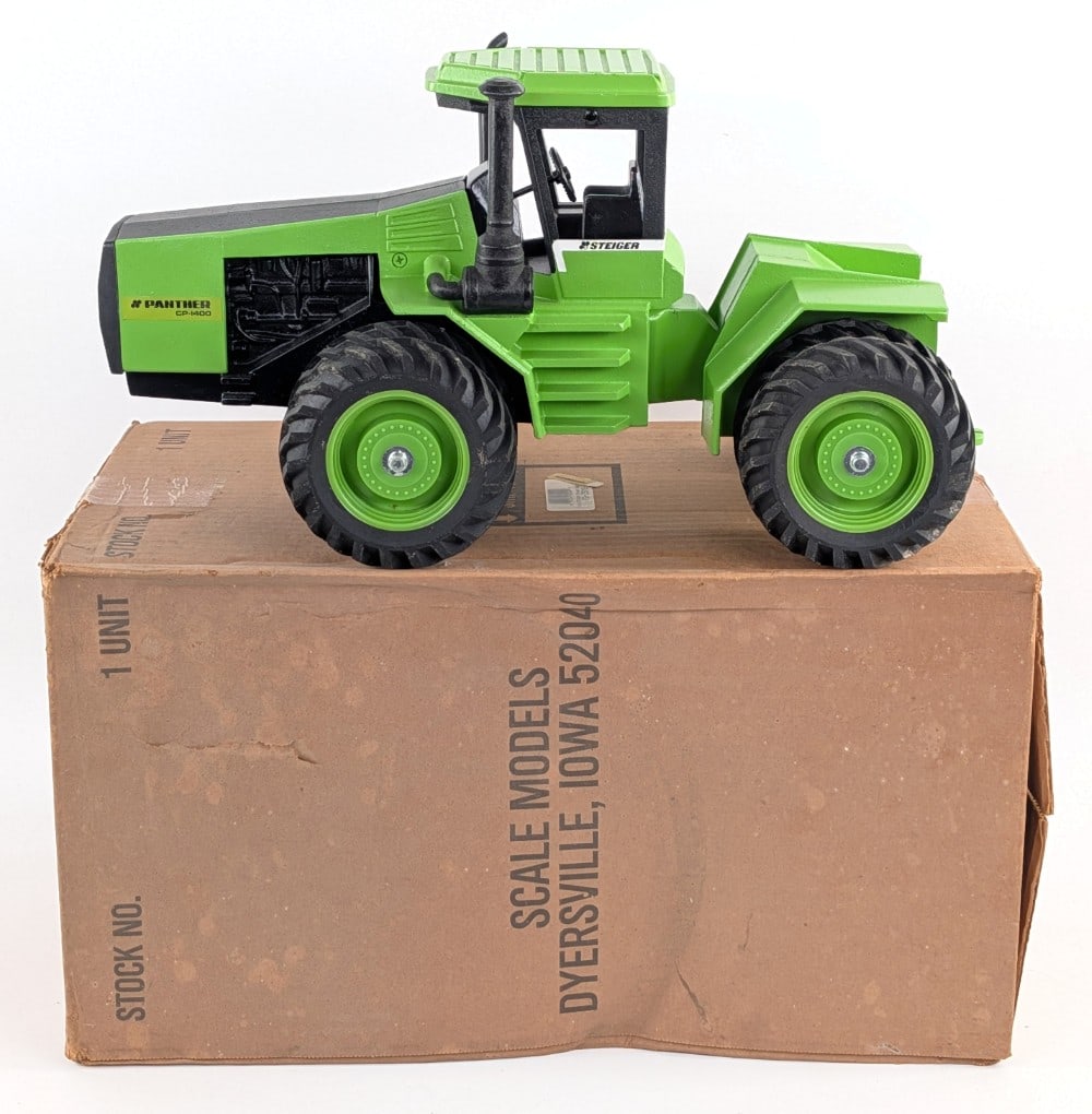 1/16 Scale Models Steiger CP-1400 4wd Tractor (1 of 9)