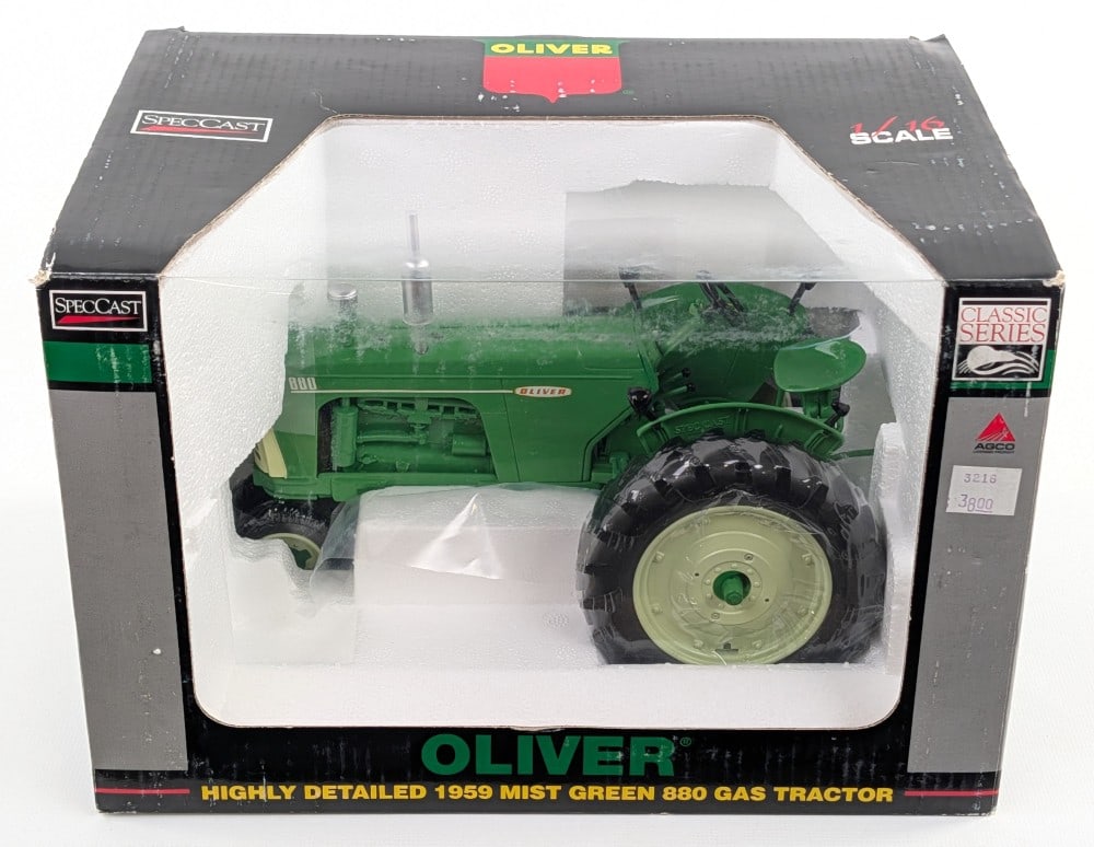 1/16 SpecCast Mist Green Oliver 880 Gas Narrow Front Tractor (1 of 7)