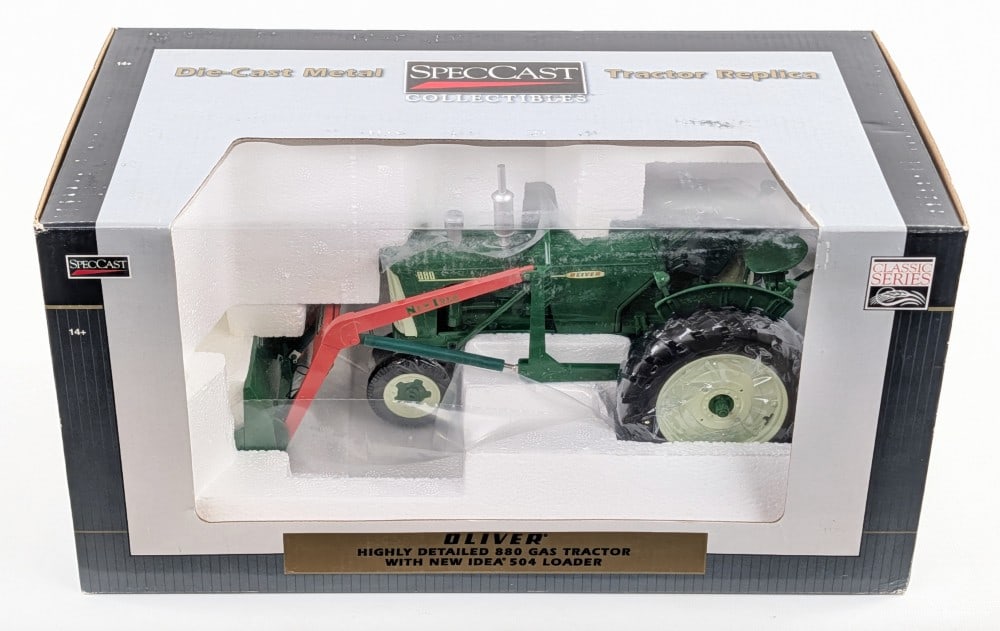 1/16 SpecCast Oliver 880 Gas Tractor with New Idea 504 Loader (1 of 7)