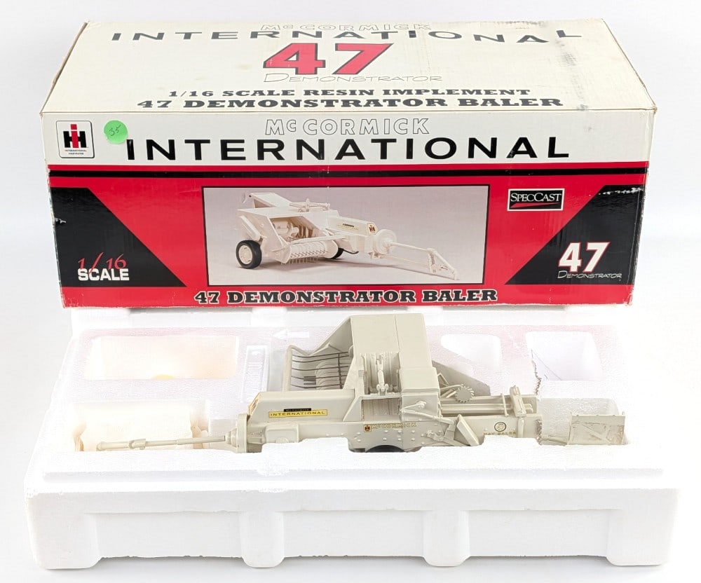 1/16 SpecCast McCormick International 47 Demonstrator Baler (1 of 11)