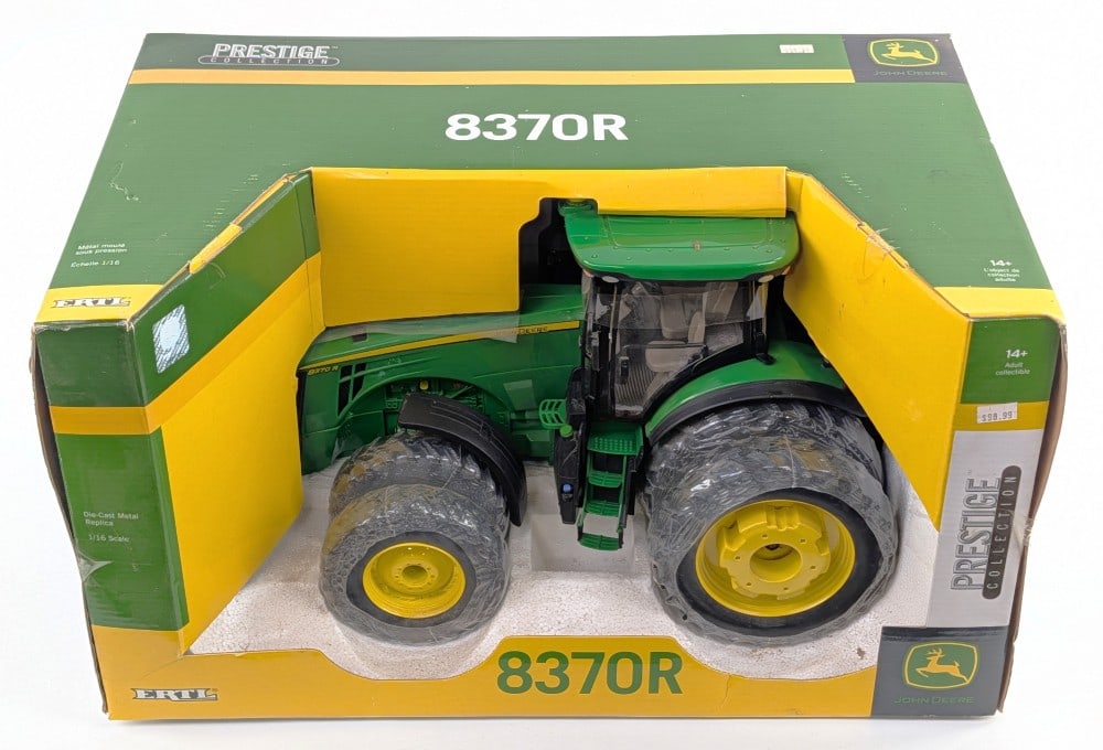 1/16 Ertl John Deere 8370R Tractor w/ Duals - Prestige Collection: 1/16 Ertl John Deere 8370R tractor with front and rear duals. Good condition new in the box. Prestige Collection series.