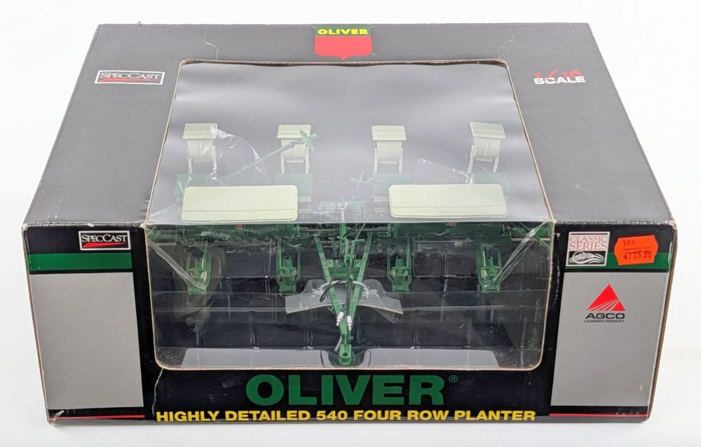 1/16 SpecCast Oliver 540 4-Row Planter (1 of 7)