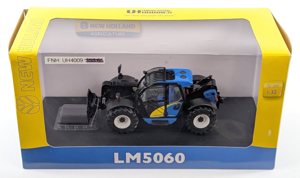 1/32 Scale Universal Hobbies New Holland LM5060 Telehandler (1 of 7)