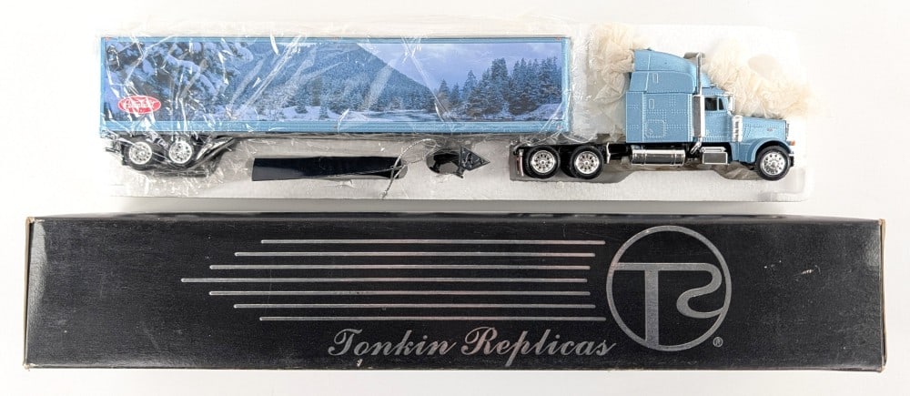 1/53 Scale Tonkin Replicas Peterbilt 379 Semi with 48' Van Trailer (1 of 6)