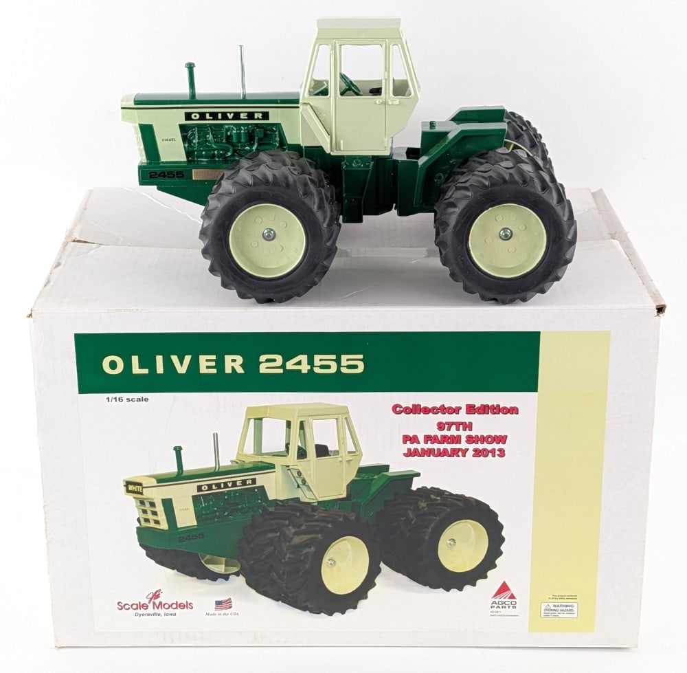 1/16 Scale Models Oliver 2455 4wd Tractor w/ Floater Tires 2013 PA Farm Show (1 of 10)