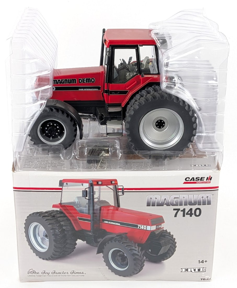 1/16 Ertl Case IH 7140 Tractor w/ Duals Toy Tractor Times Magnum Demo Chase Unit: 1/16 Ertl Case IH Magnum 7140 tractor with duals and cab. Magnum Demo chase unit version. The tractor has some light dust from display. the box has some wear and tear from handling.
