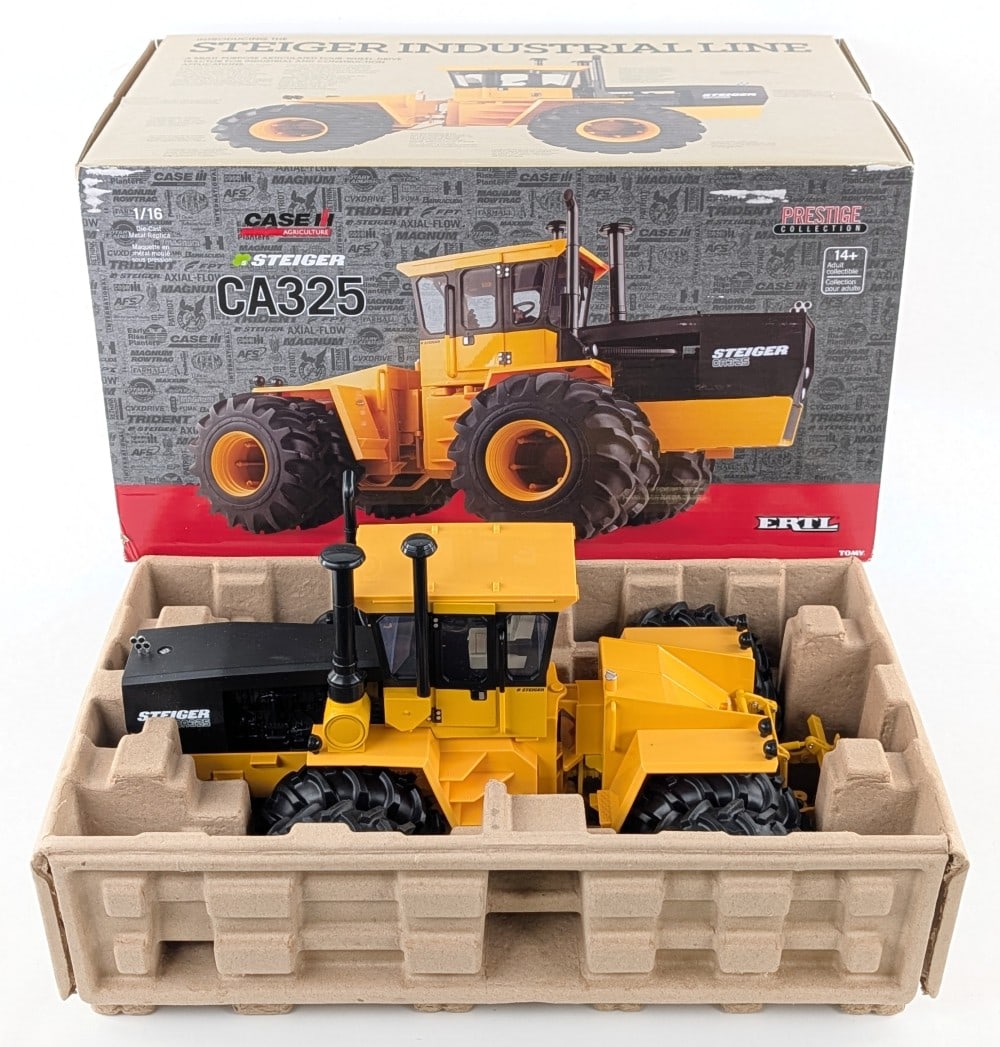 1/16 Ertl Case IH Steiger CA325 4wd Industrial Tractor (1 of 8)