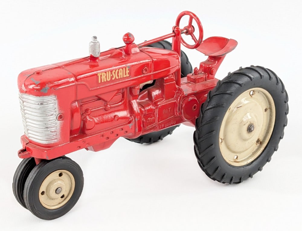 1/16 Tru-Scale Farmall M Style Tractor (1 of 7)