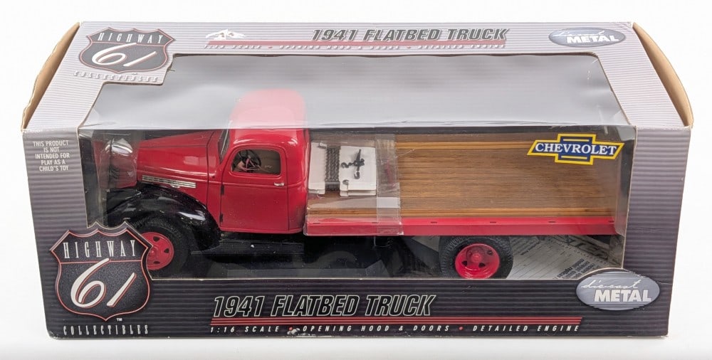 1/16 DCP Highway 61 1941 Chevrolet Flatbed Truck: 1/16 Die-Cast Promotions Highway 61 1941 Chevrolet flatbed truck. Good condition new in the box and highly detailed.