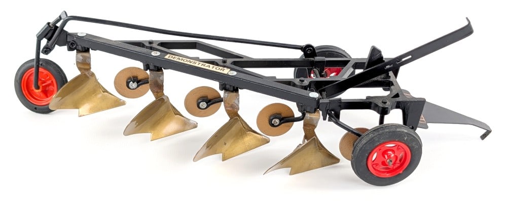 Custom 1/16 Case Demonstrator 4-Bottom Plow (1 of 7)