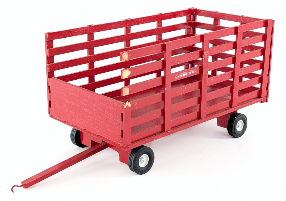 Custom 1/16 International Bale Throw Wagon (1 of 7)