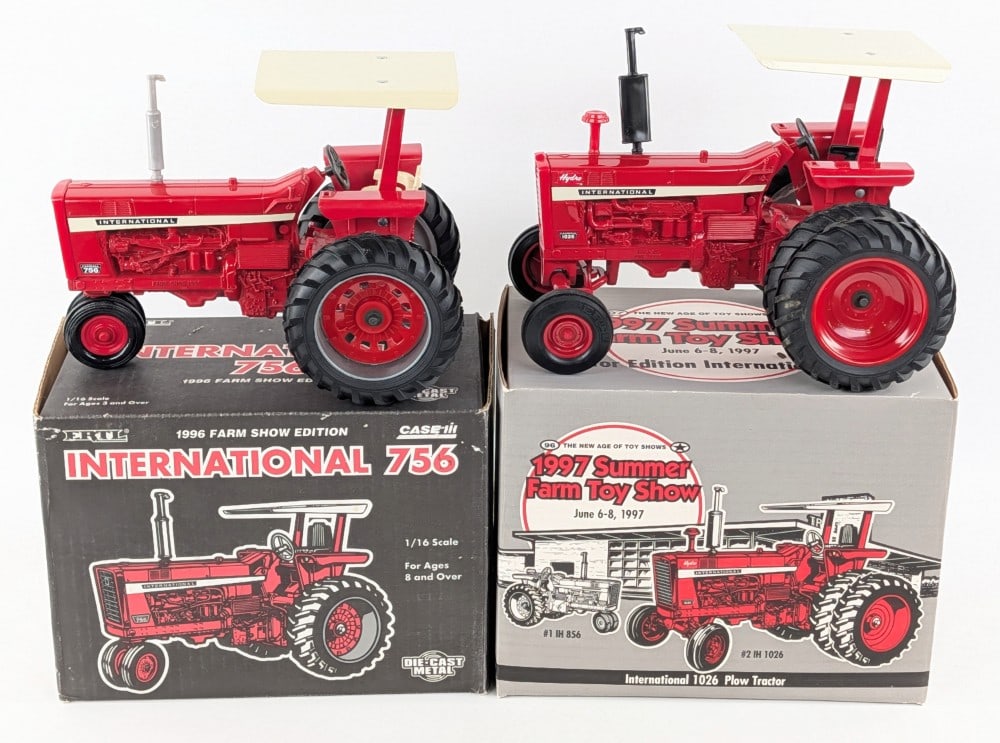 1/16 Ertl International 756 Tractor w/ Canopy & IH 1026 w/ Canopy (1 of 18)