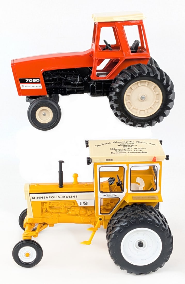 1/16 Ertl Allis-Chalmers 7060 Tractor and Minneapolis-Moline G750 Tractor: 1/16 Ertl Allis-Chalmers 7060 black belly tractor and Minneapolis-Moline G750 tractor with duals and Hiniker cab. The MM is from the 2002 Great Minneapolis Moline Expo and is a limited edition #761 of