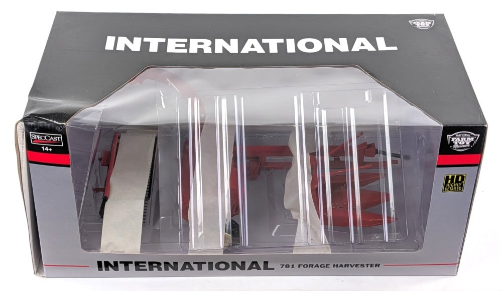 1/16 SpecCast International 781 Forage Harvester (1 of 7)
