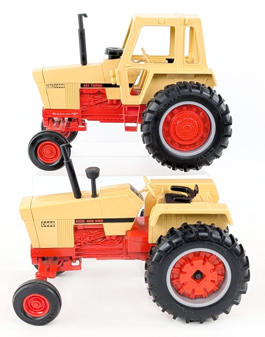 1/16 Ertl Case 1070 Tractor and Case 1175 Tractor (1 of 13)