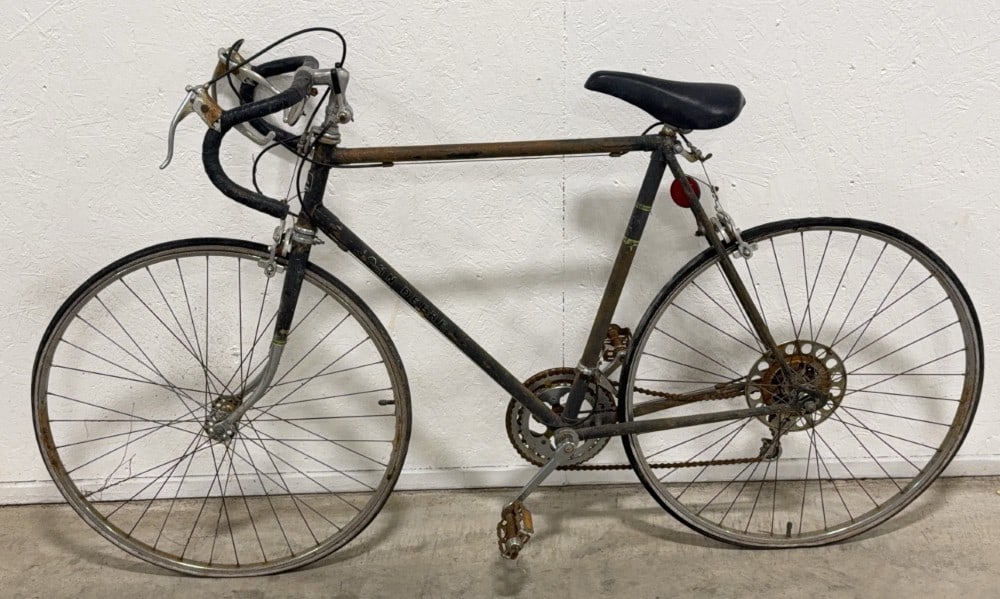 John Deere Men Racer Bicycle (1 of 6)