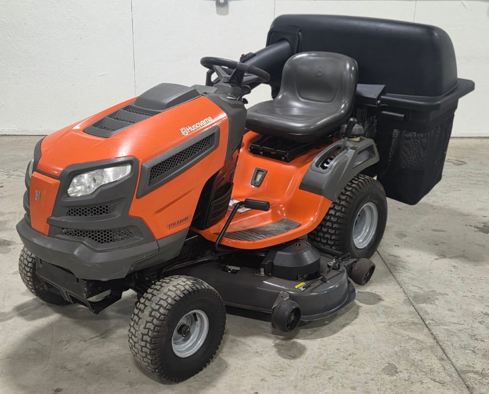 Husqvarna YTH 23V48 (1 of 17)