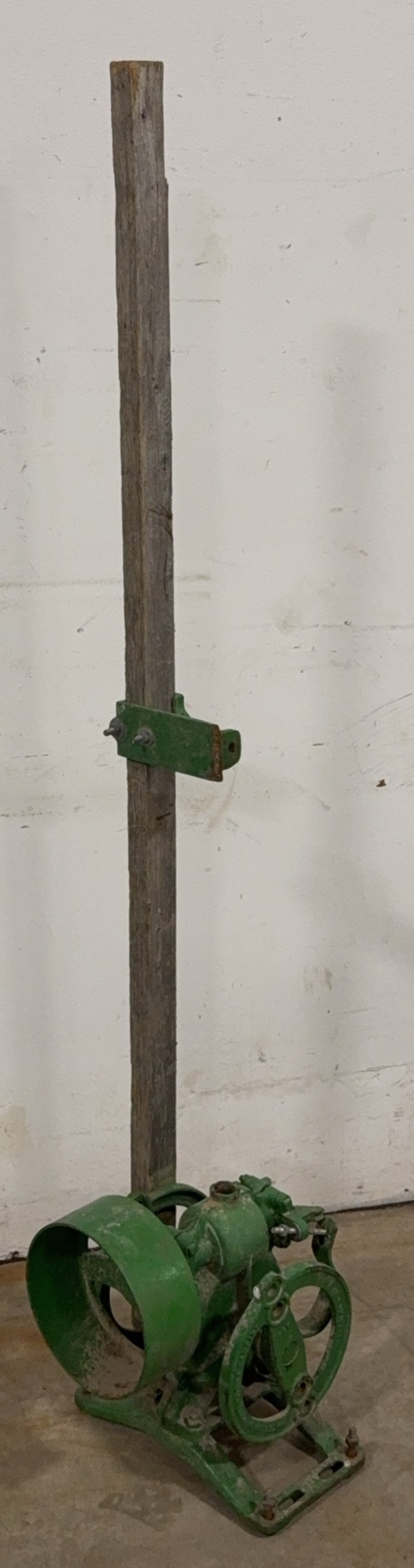 Waterloo Engine Company Pump Jack (1 of 6)