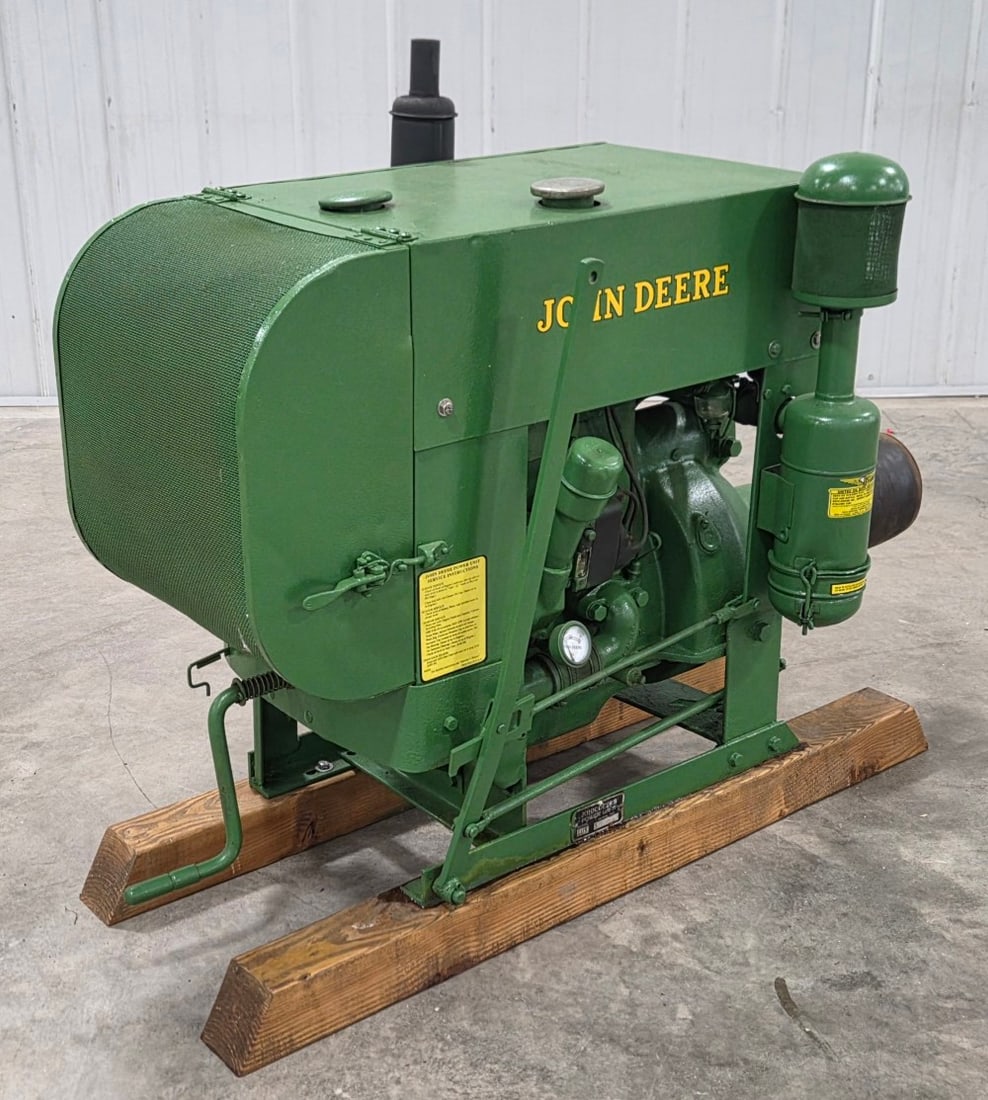 John Deere LUS Power Unit: Sells with no Reserve! Engine loose Belt pulley attachment Mounted on timbers Has starting crank Currently non running