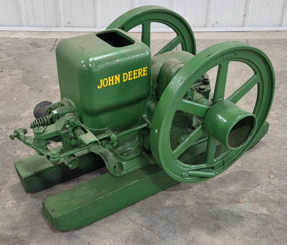 1.5 HP John Deere Model E Gas Engine: On skids Engine loose Igniter ignition with mag