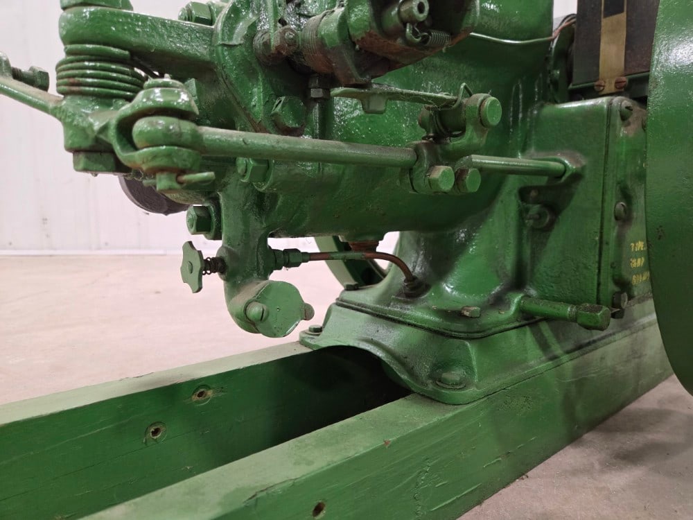 1.5 HP John Deere Model E Gas Engine - 10