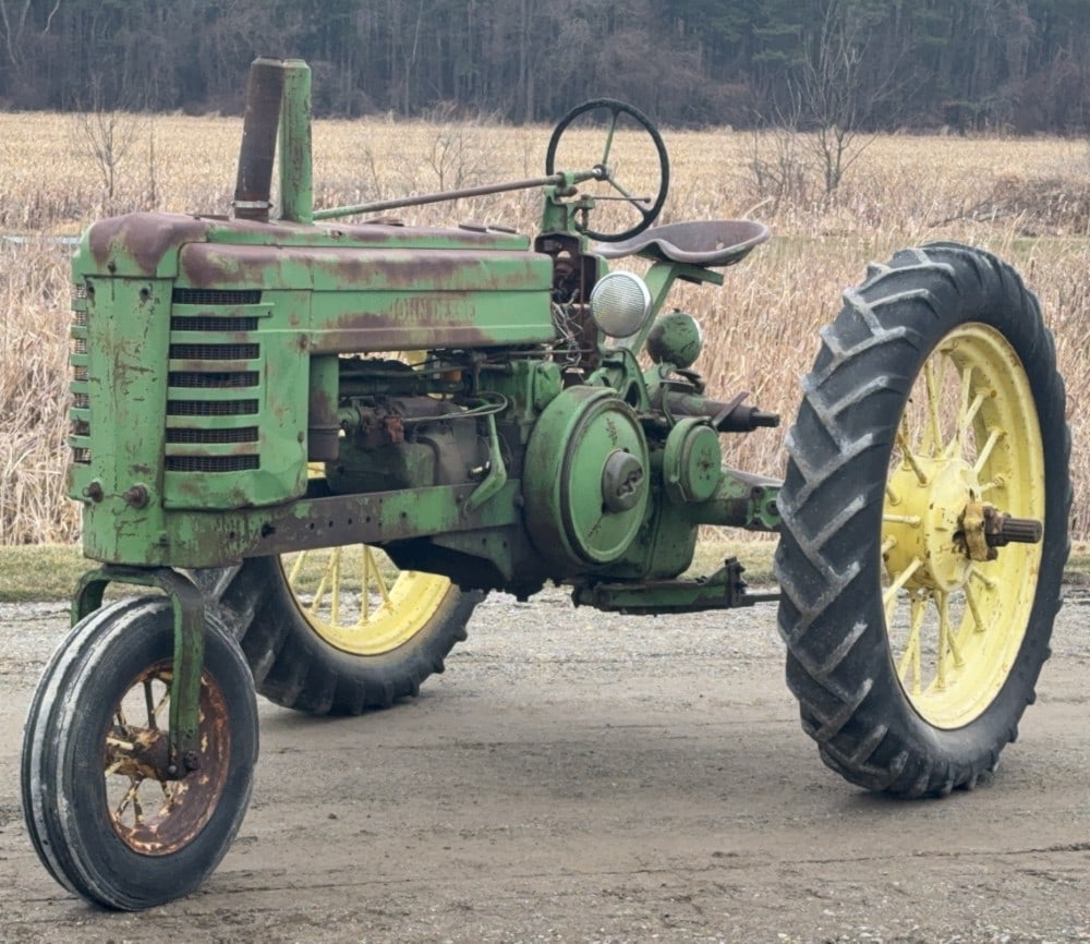1940 John Deere BNH: Sells with no Reserve! From the Steve Just Collection 1 of 446 styled BNHs built 2 cylinder gas engine 4 speed transmission PTO Rock shaft Drawbar 40 inch rear tires with wide axles Single front wheel