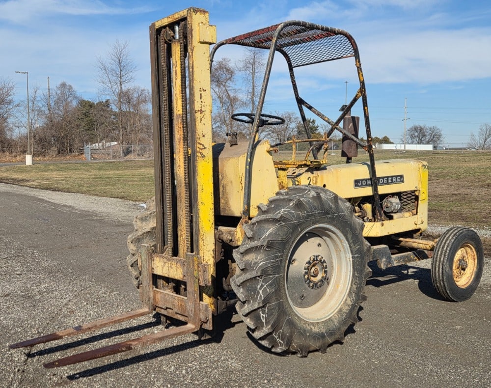 1959 John Deere 440 Industrial with Henry Forklift: Sells with no Reserve! From the Steve Just Collection Found in Florida Low production Henry forklift conversion Built on a John Deere 440 industrial tractor? 4 cylinder engine 440 5 speed transmission