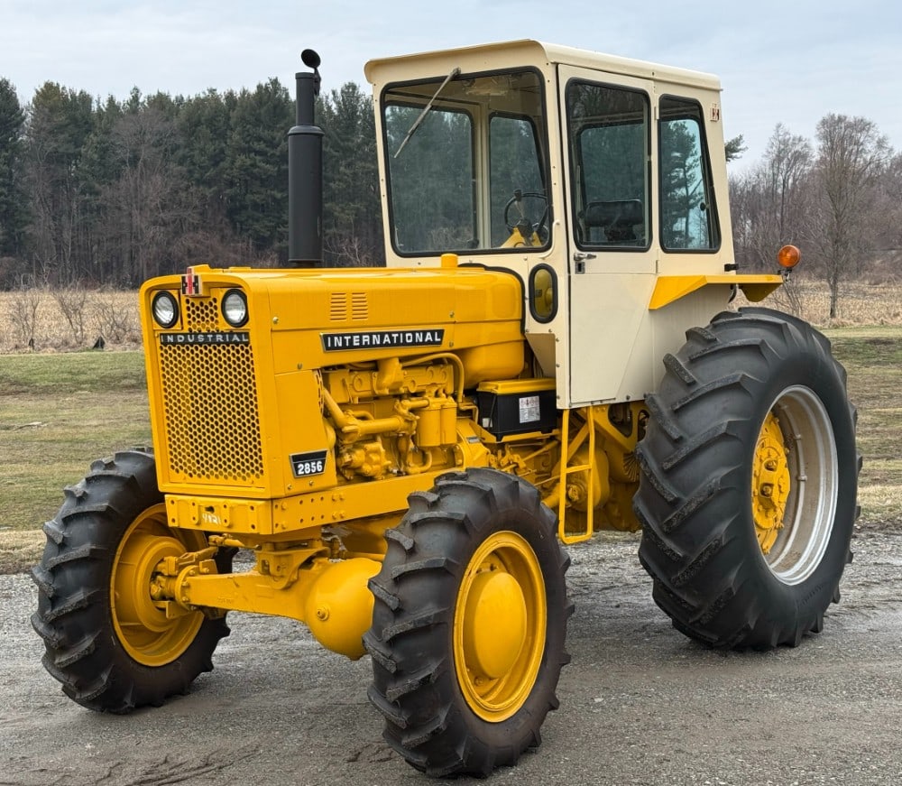 International Harvester Industrial 2856 FWA: Sells with no Reserve! 1 of 98 total built with even less being FWA! Front Wheel Assist Full cab 6 cylinder diesel engine 8 speed transmission Bareback, drawbar only Completely restored Serial number-