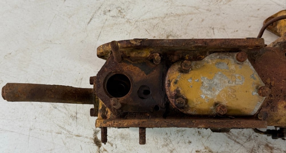 D2 Fuel Filter Assembly - 3