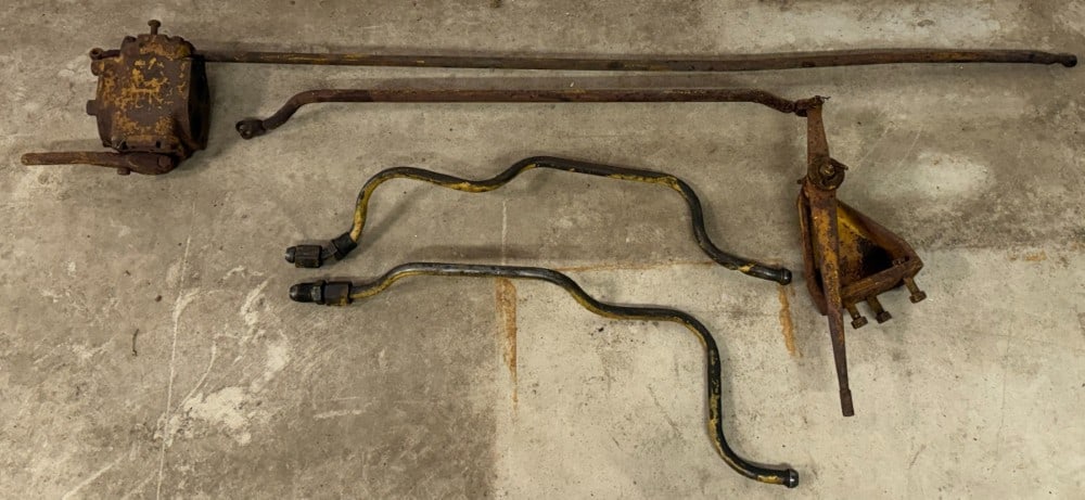 D2 Hydraulic Parts: Hydraulic lines, linkages and valve body