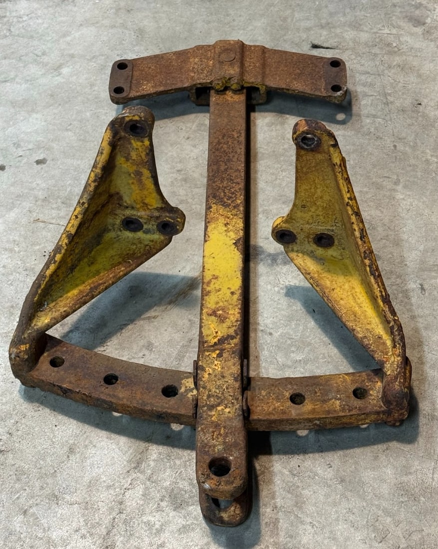 Caterpillar D2 Draw Bar: Complete drawbar assembly